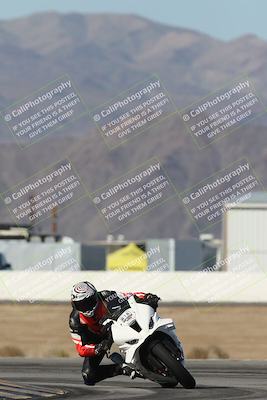 media/Jan-15-2026-Racers Edge (Thu) [[dfebeb70ab]]/3-B Group/Session 1 Turn 15/